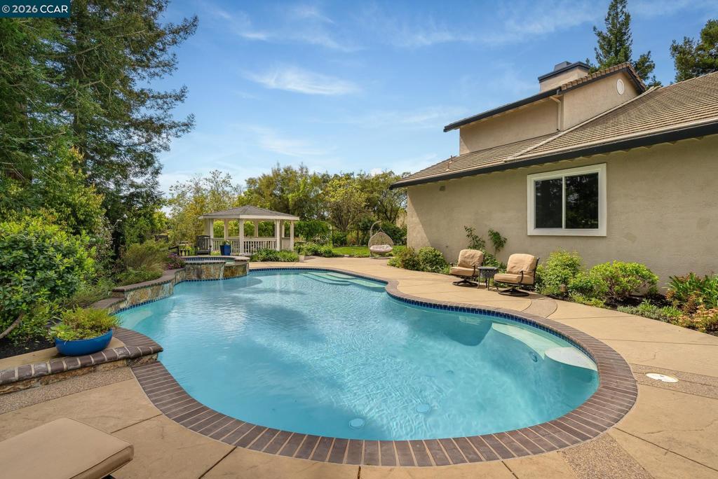 810 Buckingham Place