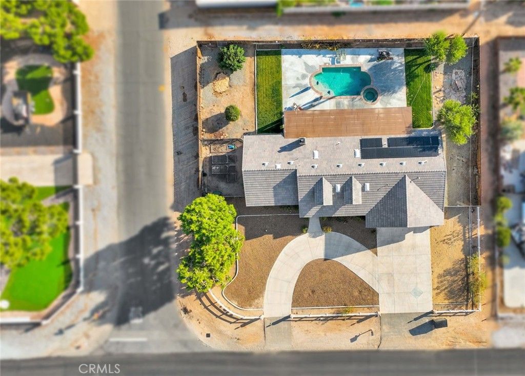 Photo of 19923 Seneca Road, Apple Valley, CA 92307 (MLS # IG25231126)