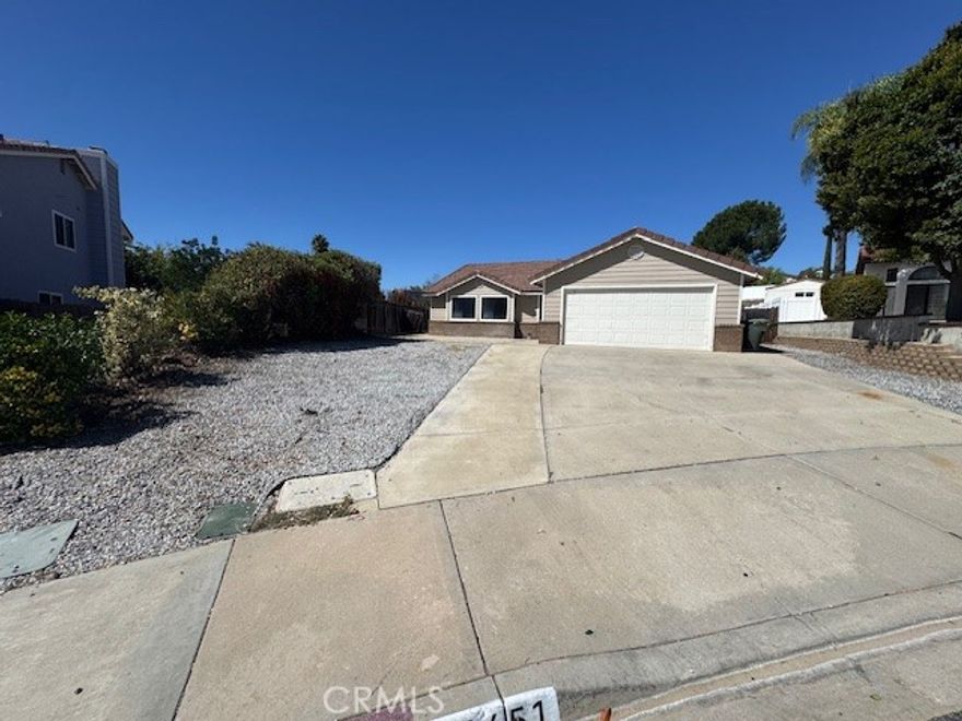 STEAL OF A DEAL! GREAT PRICE FOR A SINGLE STORY, CULDE-SAC HOME WITH A LARGE LOT! No HOA, roof completely redone 4 years ago, new water heater 3 years ago, newer kitchen appliances, close to wineries. Just needs a little love with some cosmetic upgrades. This is an AS IS SALE.
