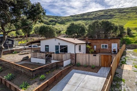 Photo of 3281 Rockview Place, San Luis Obispo, CA 93401 (MLS # SC26049294)
