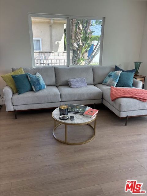 Photo of 15147 Otsego Street, Sherman Oaks, CA 91403 (MLS # 26671091)