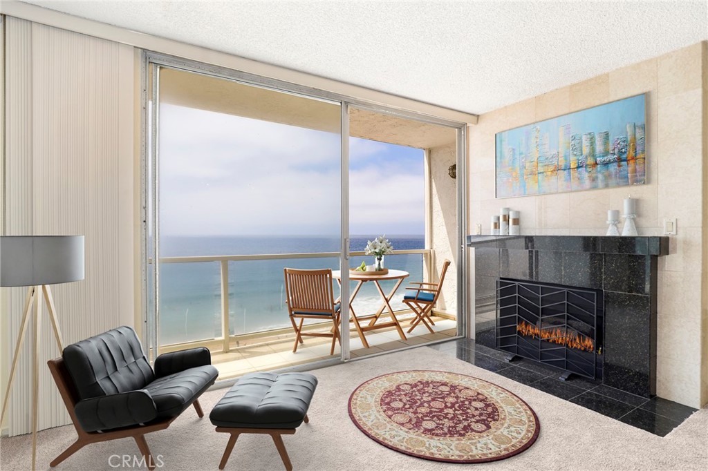615 Esplanade 302
