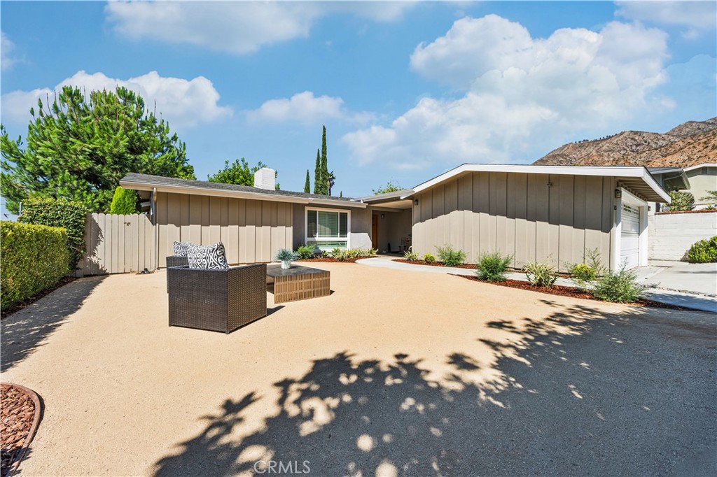 1425 Hastings Ranch Drive