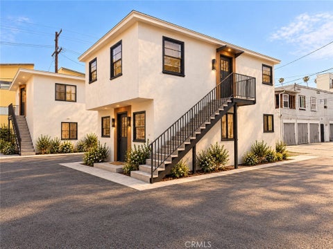 Tiny photo for 525 N Kenmore Avenue, Los Angeles, CA 90004 (MLS # LG26225283)