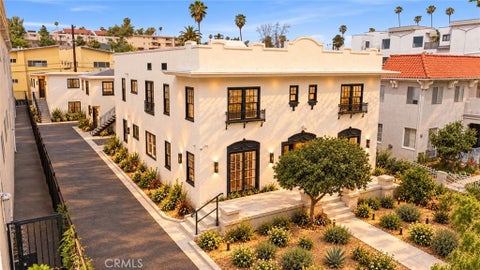 Photo of 525 N Kenmore Avenue, Los Angeles, CA 90004 (MLS # LG26225283)