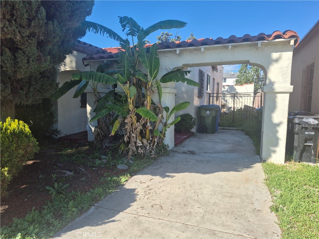 Photo of 1453 W 89th ST, Los Angeles, CA 90047 (MLS # SB26228773)