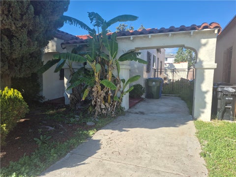 Photo of 1453 W 89th ST, Los Angeles, CA 90047 (MLS # SB26228773)