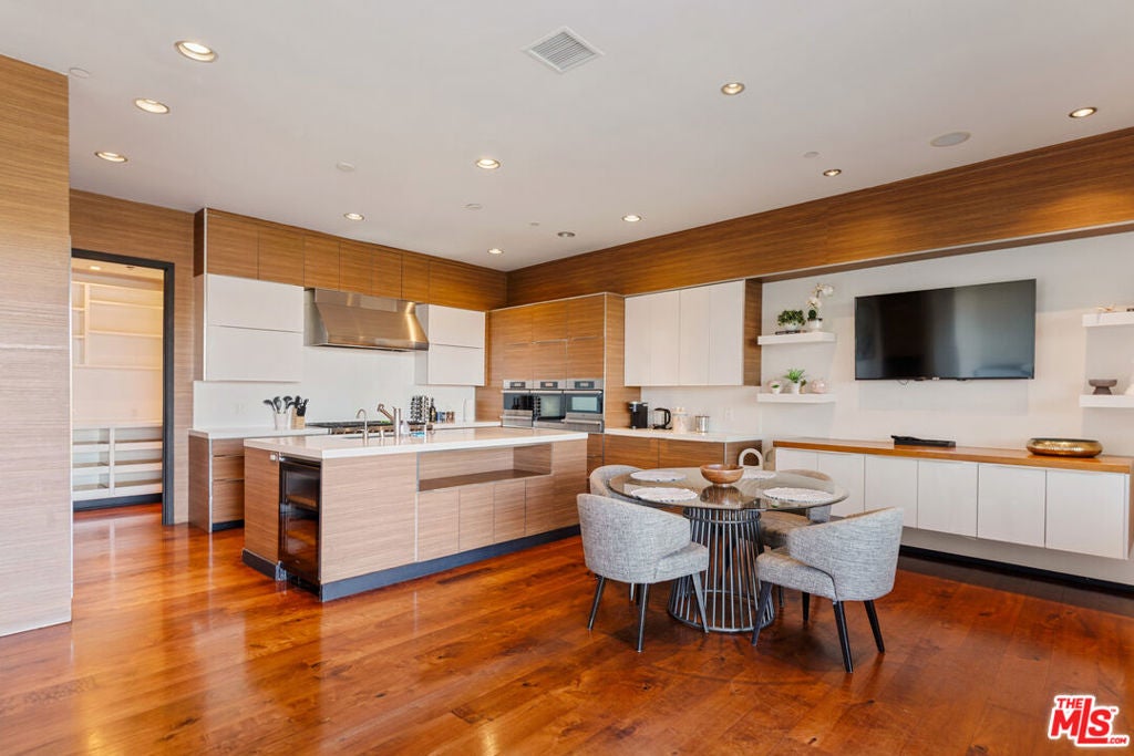 1018 Stradella Road