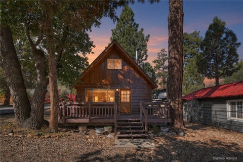 Photo of 698 Highland LN, Sugarloaf, CA 92386 (MLS # IG26219068)
