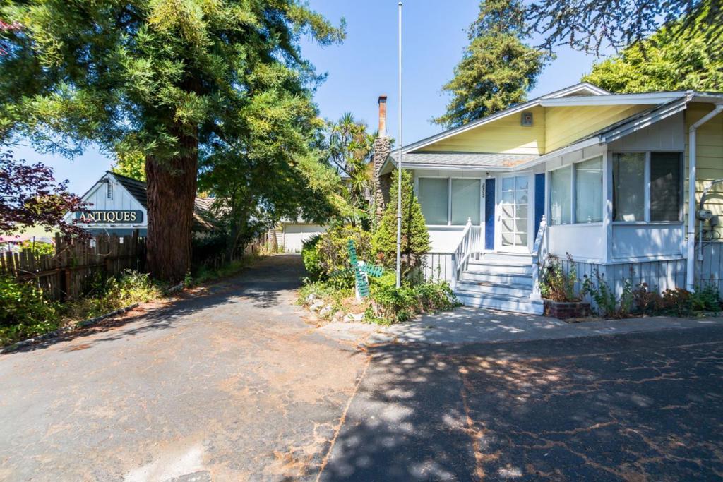 5035 Soquel Drive