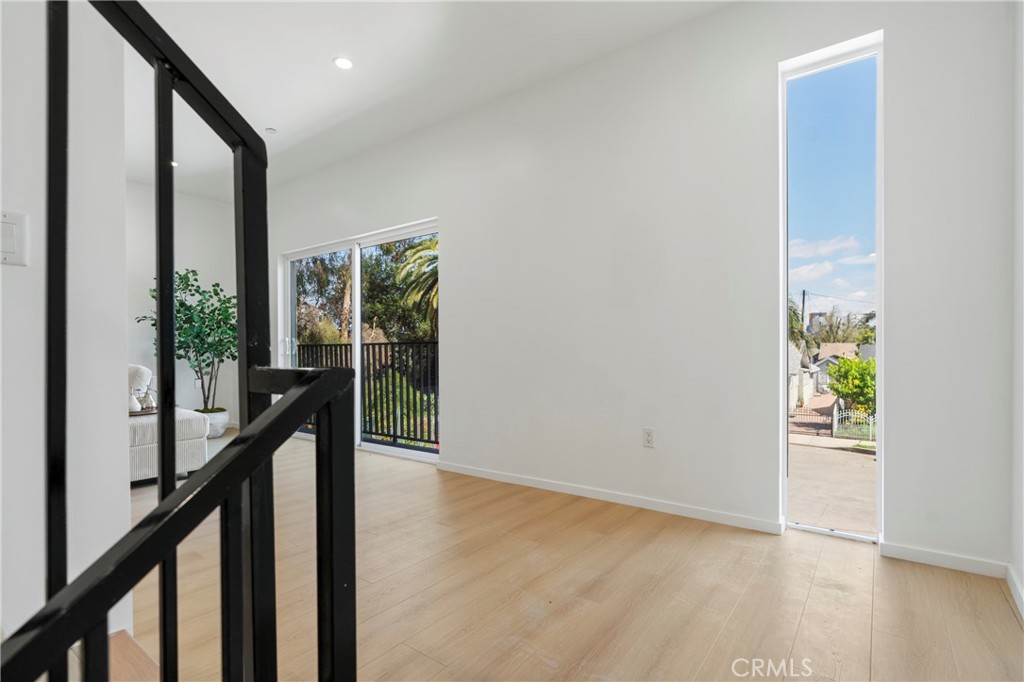 2515 Alsace Avenue 1/2