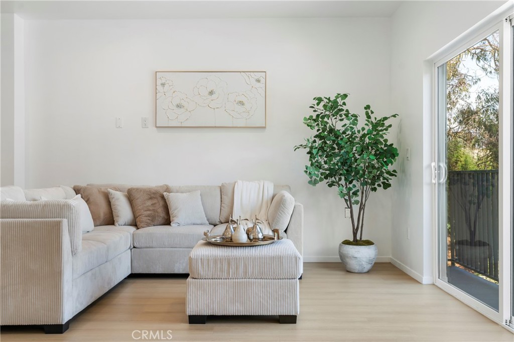 2515 Alsace Avenue 1/2