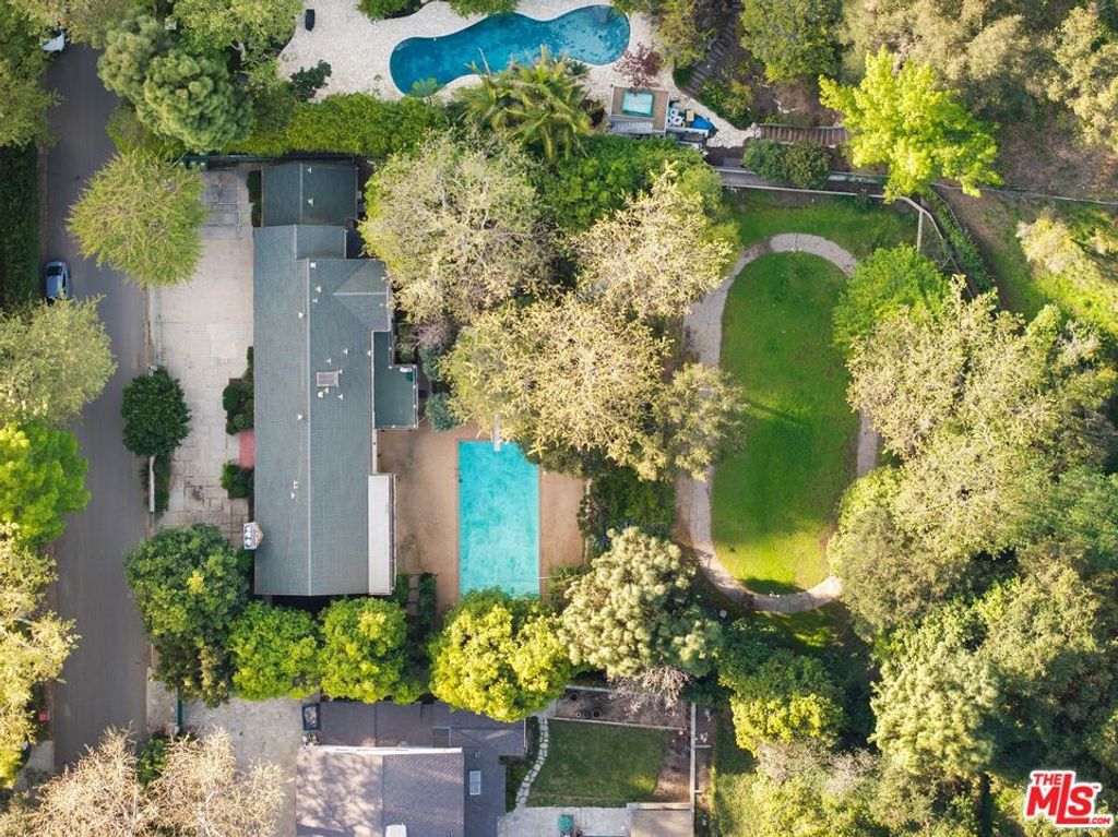 Photo of 1150 Stone Canyon Road, Los Angeles, CA 90077 (MLS # 25509877)