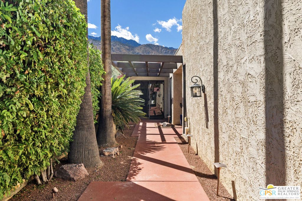 Photo of 1281 E Amado Road, Palm Springs, CA 92262 (MLS # 26744869PS)