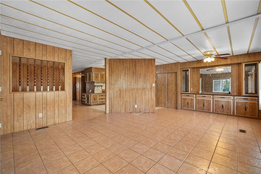 2744 W Rialto 22