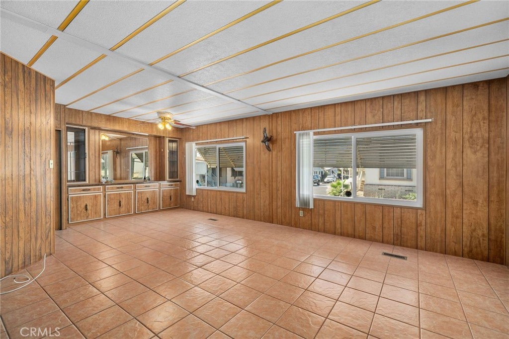 2744 W Rialto 22