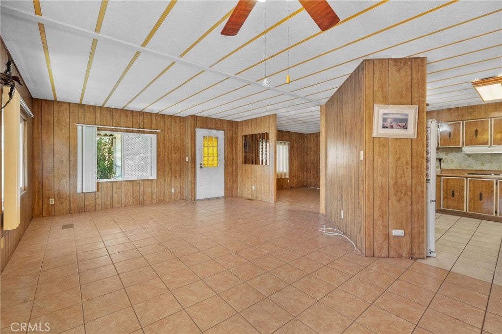 2744 W Rialto 22