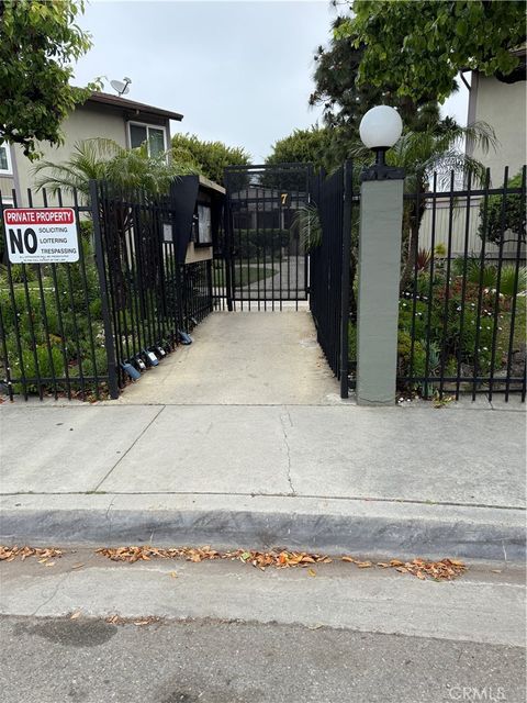 Photo of 23204 Sesame St #C, Torrance, CA 90502 (MLS # CV25243447)