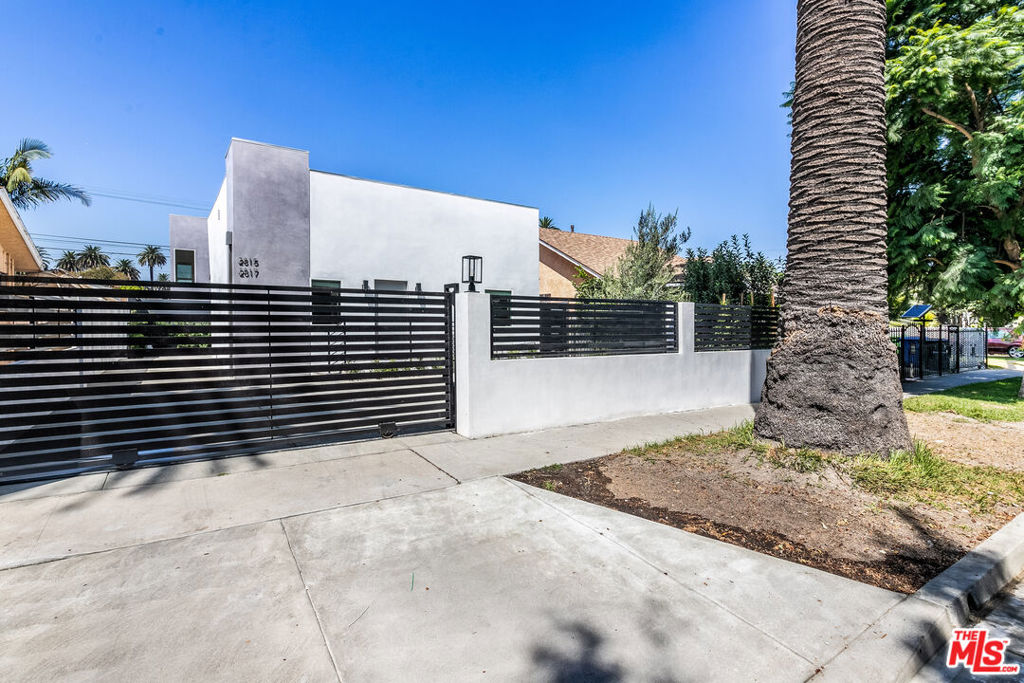 2815 S Mansfield Avenue