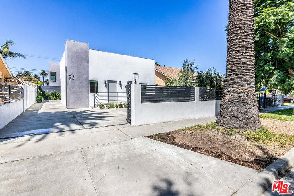 2815 S Mansfield Avenue