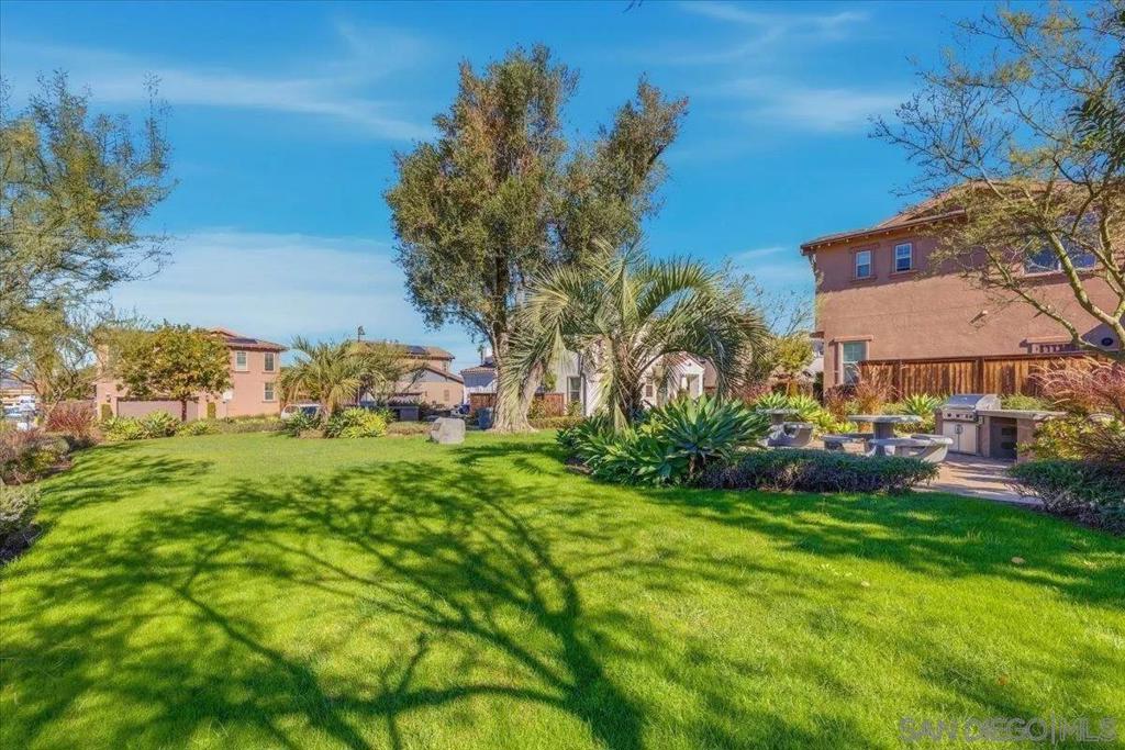 310 Dahlia Way