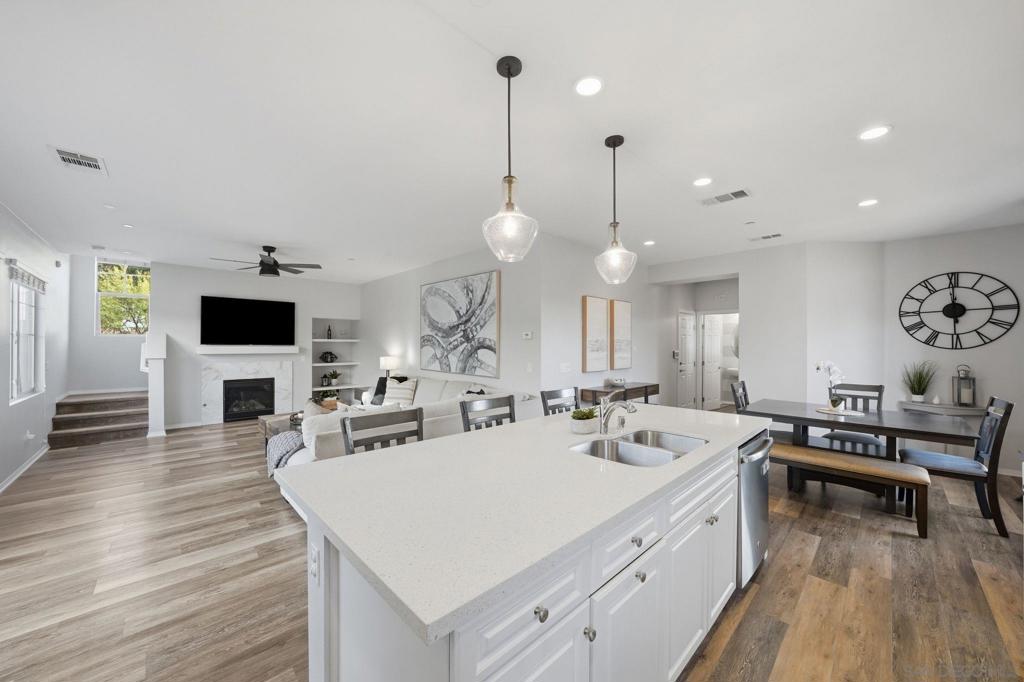 310 Dahlia Way