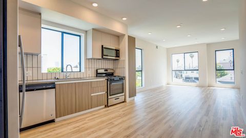 Photo of 1540 S Hayworth Avenue #203, Los Angeles, CA 90035 (MLS # 26675539)