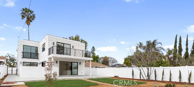 For Lease – New Construction |
This stunning two-story home is located on a quiet residential street in Winnetka, just minutes from Topanga Mall, The Village, Cal State Northridge, and Pierce College. Designed with luxury, comfort, and efficiency in mind, the home features high ceilings, an open-concept floor plan, and premium finishes throughout. The main level includes a private bedroom and full bathroom, ideal for guests or multigenerational living. The gourmet kitchen boasts elegant Moen fixtures and flows seamlessly into the spacious living and dining areas. European-style sliding doors open to a covered patio and beautifully landscaped yard perfect for entertaining. Smart home ready with CAT-cable wiring, the property also features two high-efficiency central HVAC systems, a paid solar system (100% solar-powered – No monthly electric costs), and an EV-ready attached 2-car garage. Additional highlights include a spacious balcony, energy efficient construction, and a modern, low-maintenance design throughout.
LEASE OPTION TO BUY and OWNER FINANCING AVAILABLE. Perfect for those looking to transition from renting to homeownership.
Pet Policy: Pets considered with additional deposit. Breed restrictions may apply.
Credit check required. Renter’s insurance required.
Furnishings shown are computer-generated images created by an outside source. These images may not accurately depict the true scale of the space.