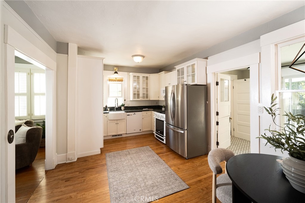 1208 Pismo