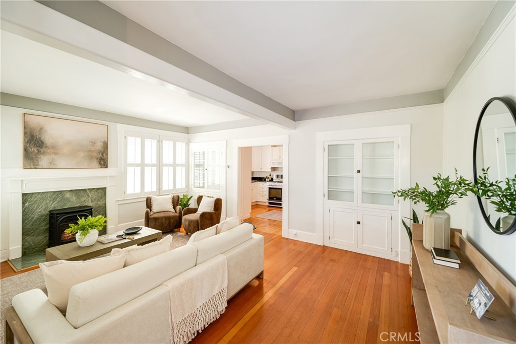1208 Pismo