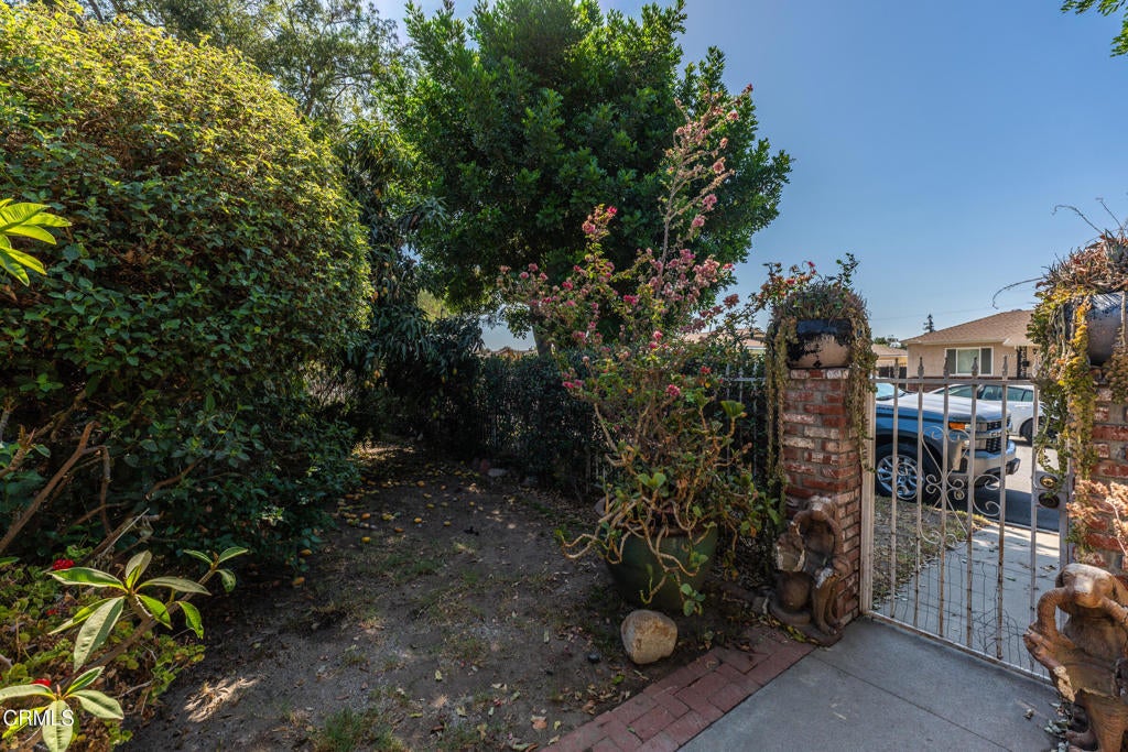 10435 Asher Street