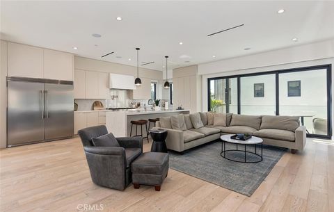 622 1st Place Hermosa Beach CA 90254