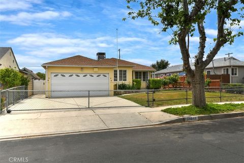 Photo of 19848 Archwood St, Winnetka, CA 91306 (MLS # SR26086863)