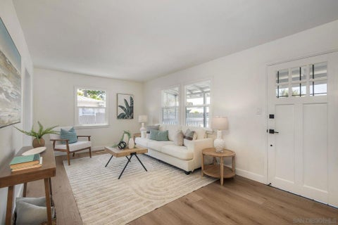 Photo of 1011 Knowles Ave AVE, Carlsbad, CA 92008 (MLS # 260013621SD)