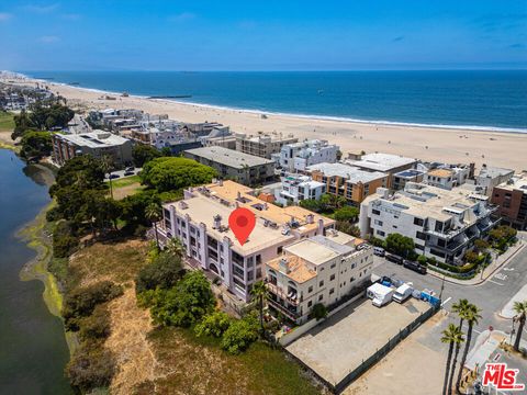 Tiny photo for 6220 Pacific Avenue #303, Playa Del Rey, CA 90293 (MLS # 25610865)