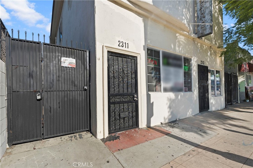 2313 E 1st