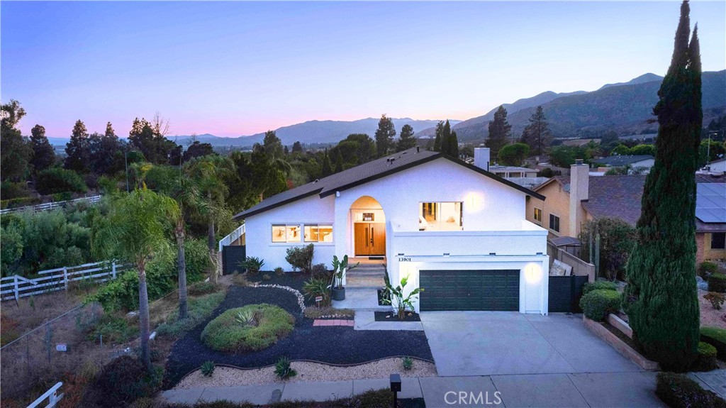 Welcome to this beautifully remodeled 4-bedroom, 3-bathroom home, ideally situated on a quiet cul-de-sac. With a new roof and a spacious layout, this home offers comfort, style, and functionality for everyday living and entertaining.The expansive master suite features a private bath with double vanity, walk-in closet, and a relaxing atmosphere. Throughout the home, you'll find an abundance of closet space—perfect for keeping everything organized.
The fully updated kitchen is a chef’s dream, featuring brand-new countertops, a large center island, and modern finishes. It opens to a high-ceiling living room that fills with natural light, creating a warm and inviting space. Step outside to enjoy the private patio and sparkling pool—perfect for summer gatherings or quiet relaxation. This move-in ready home blends thoughtful upgrades with generous space inside and out. Don’t miss your chance to own this beautiful property in a sought-after, peaceful neighborhood!