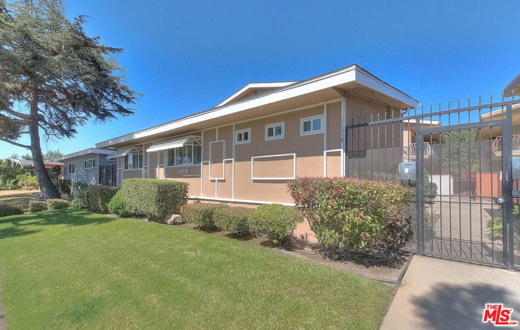 11118 Crenshaw Boulevard 1