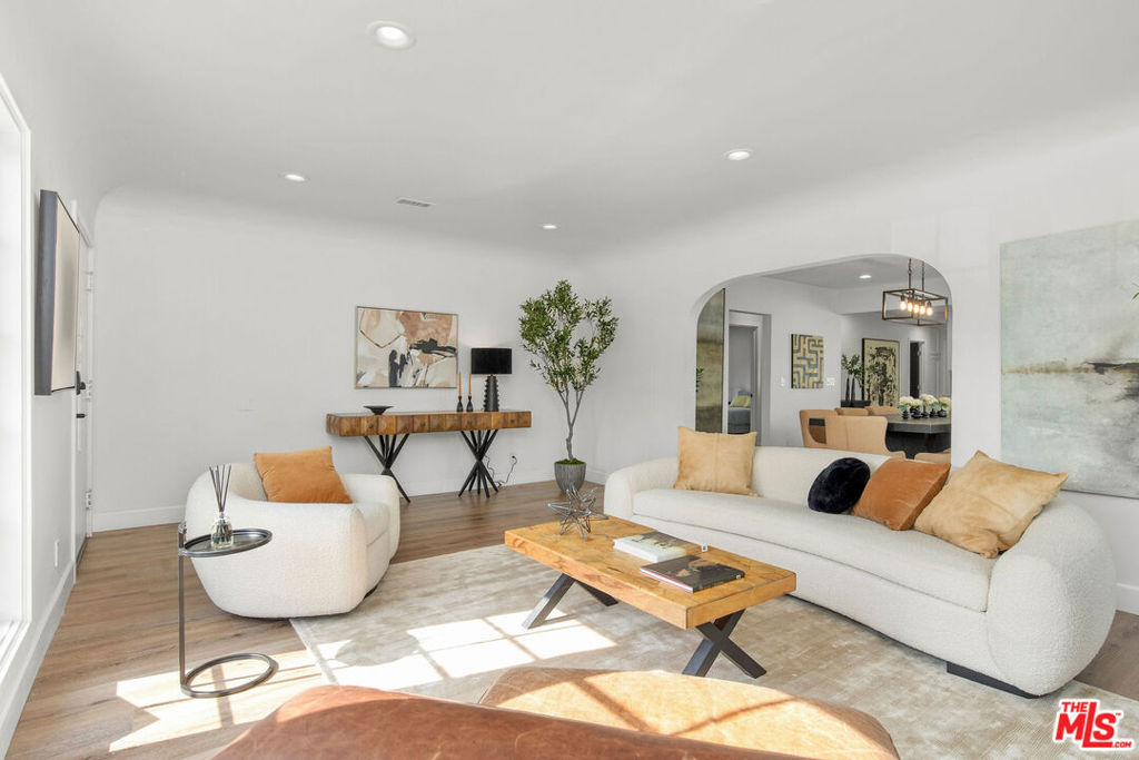 821 S Cloverdale Avenue