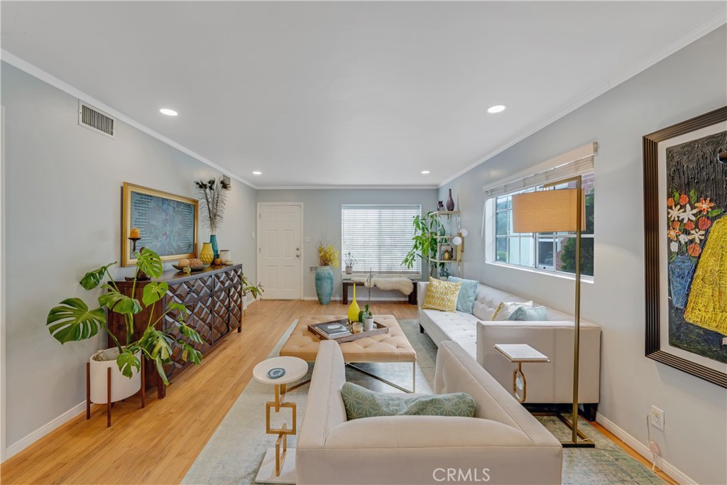 3641 Walnut