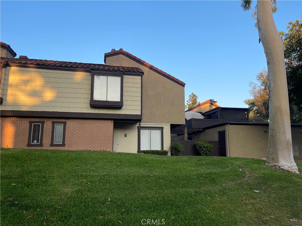 9386 Mesa Verde DR B