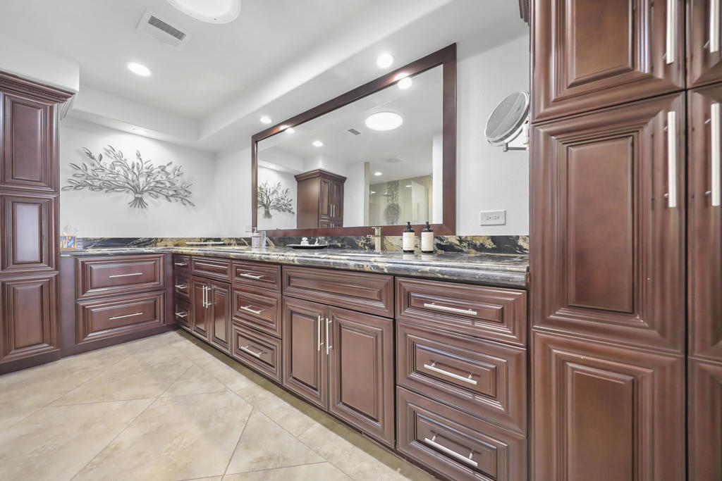 Palm Valley CC - Residential Lease