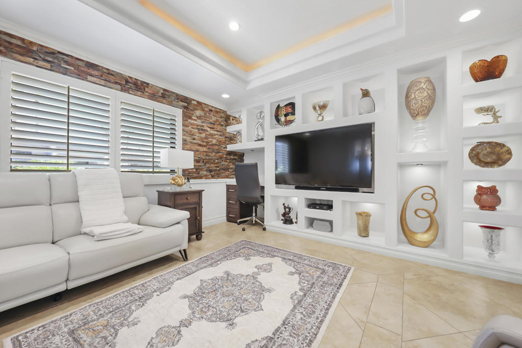 Palm Valley CC - Residential Lease