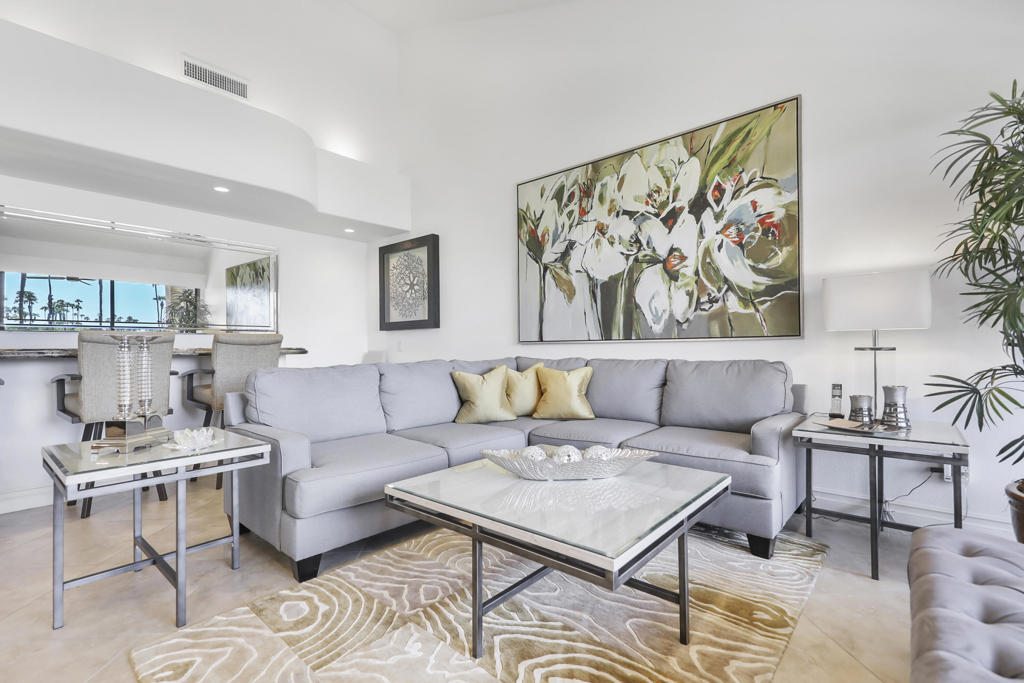 Palm Valley CC - Residential Lease