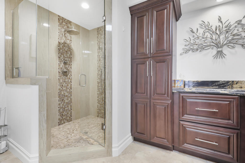 Palm Valley CC - Residential Lease
