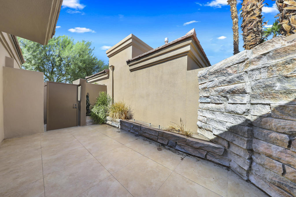 Palm Valley CC - Residential Lease