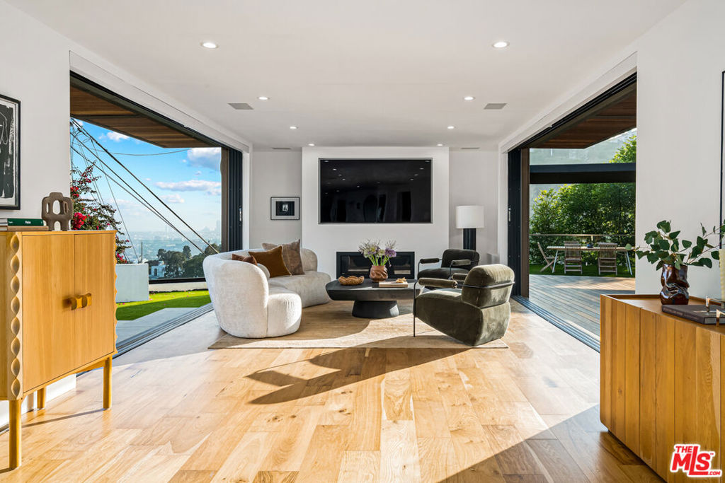 8021 Floral Avenue