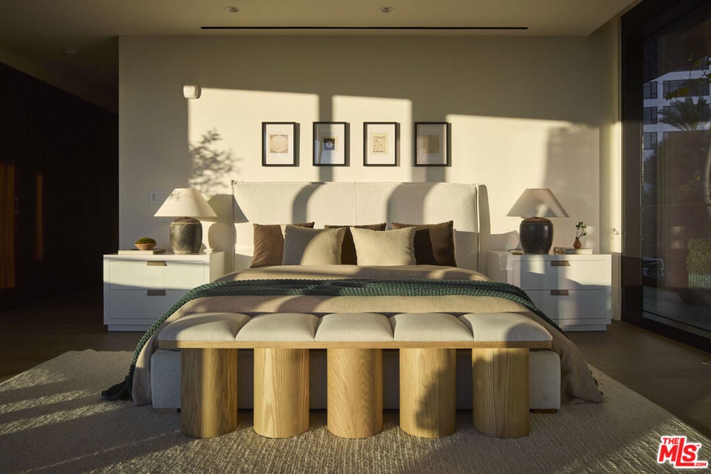 8420 W Sunset Boulevard 801