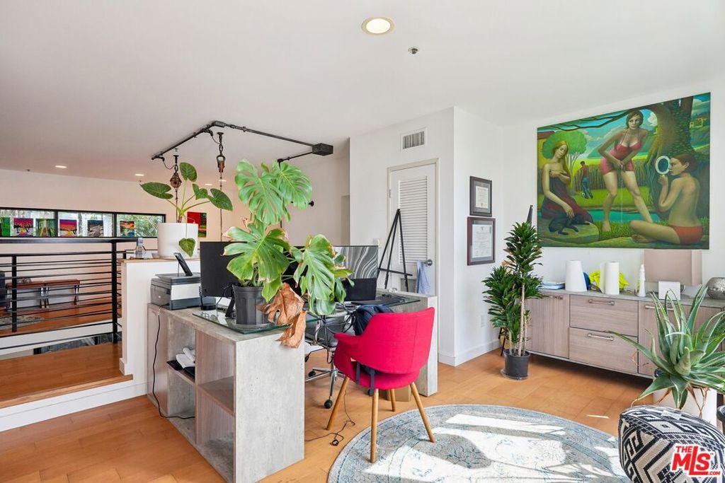 Photo of 815 Hampton Drive #3, Venice, CA 90291 (MLS # 25566683)