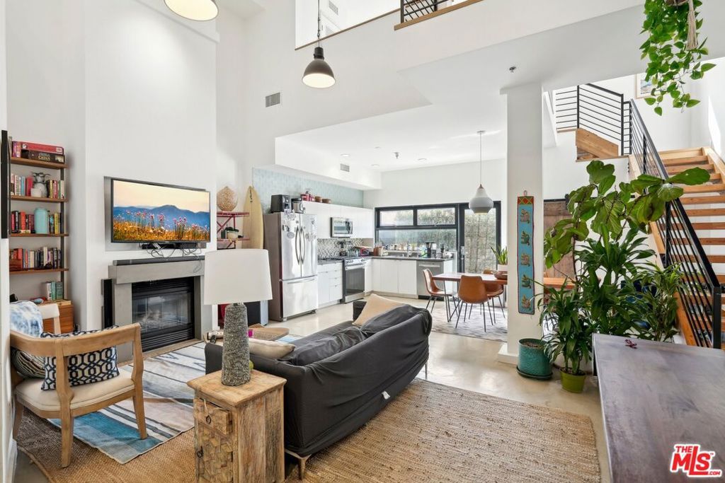 Photo of 815 Hampton Drive #3, Venice, CA 90291 (MLS # 25566683)